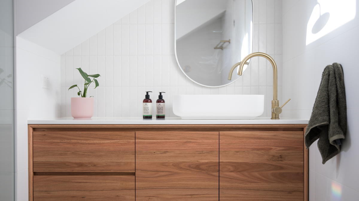 Banyo dolabı